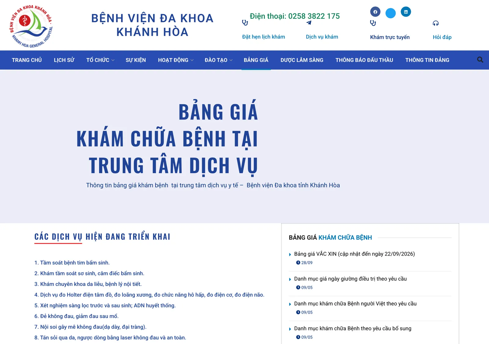 Khanh Hoa General Hospital web page headed Bang gia kham chua benh tai Trung tam dich vu with a list of current services beside a news column