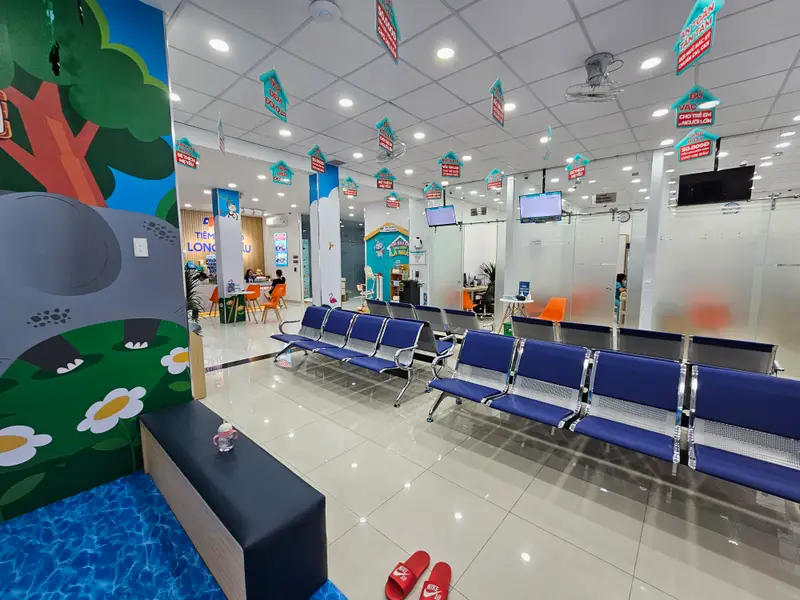Long Chau Vaccination Centre, Le Hong Phong (Tiêm chủng Long Châu), photo 4